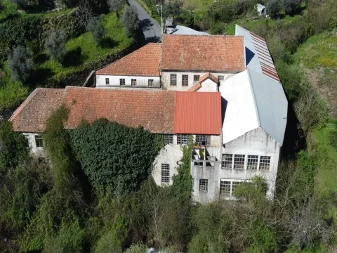 Armazém / Edifício Fabril -  Poldras - Covilhã