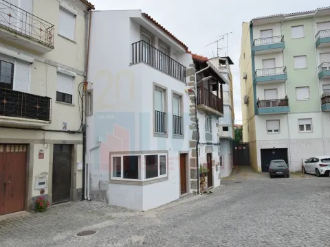 Detached house to restore T2