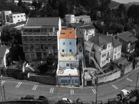 Investimento - Edifício c/ 2 Apartamentos T2 e espaço comercial - Covilhã