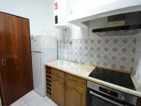 T2 c/ Quintalinho - Zona do Rodrigo