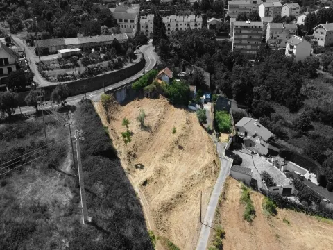 Investimento / entrada da  Covilhã - 2 Artigos Urbanos 1 - Rústico