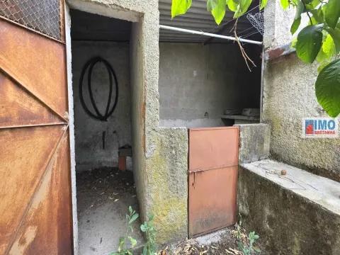 Quinta com garagem em Escalos de Cima