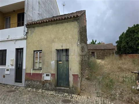 Moradia p/ Recuperar - Malpica do Tejo- Castelo Branco