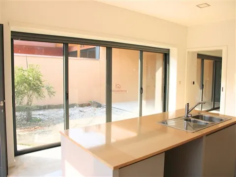 Moradia T3 Térrea totalmente Remodelada em Lordelo, Guimarães
