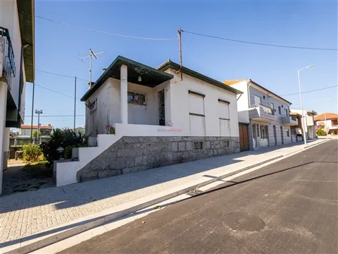Moradia T3 em Vila das Aves, Santo Tirso