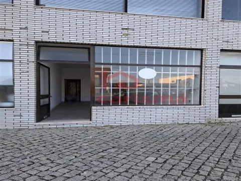  Loja  Carreira, V.N. Famalicão