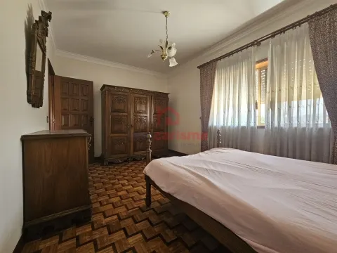 Andar Moradia T3 para Arrendamento em Delães, Vila Nova de Famalicão