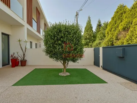 Casa a schiera 4 Vani