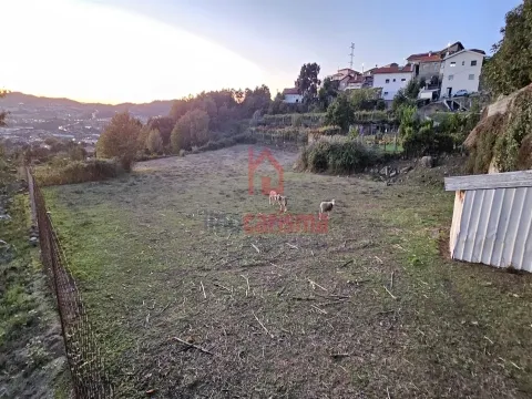 Terreno com 3.242,66m2 em Serzedelo, Guimarães