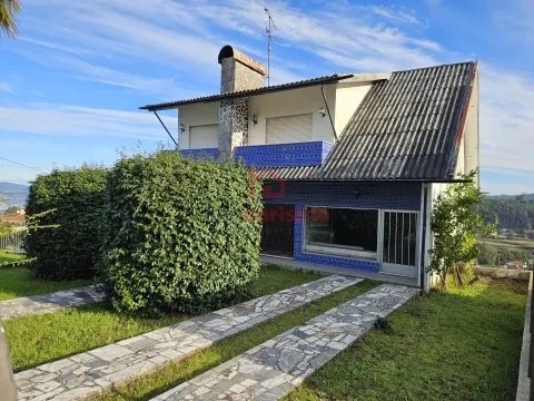 Moradia T4 Para Arrendamento em Roriz, Santo Tirso