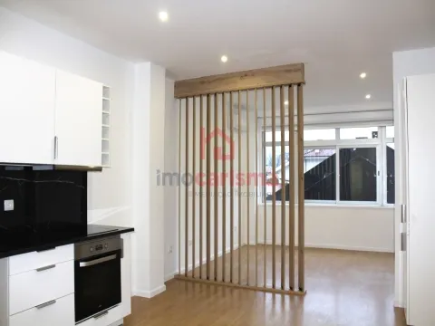Apartamento T0 Totalmente Remodelado no Centro de Santo Tirso