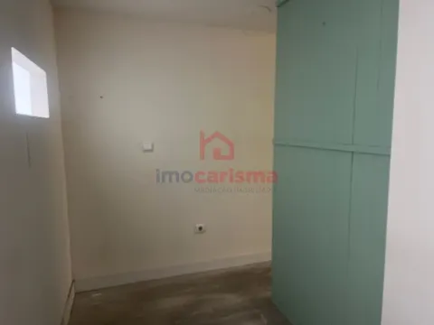 Loja no São Francisco Centro Para Arrendamento em Guimarães