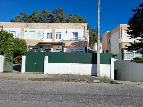 Moradia em Banda T3 de Gaveto em Lagoa, Vila Nova de Famalicão