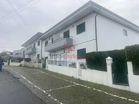 Apartamento T2 em Ponte, Guimarães