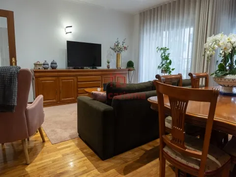 Apartamento T3 no centro de Vila das Aves, Santo Tirso