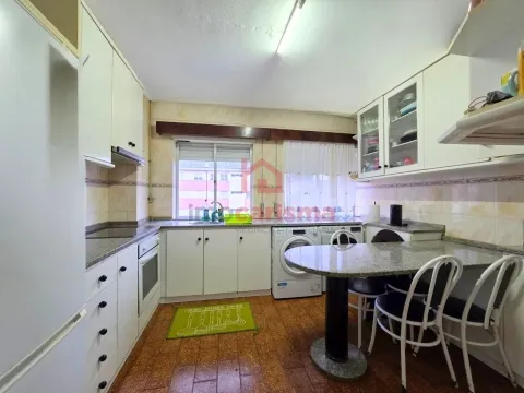 Apartamento T3 em Vila das Aves, Santo Tirso