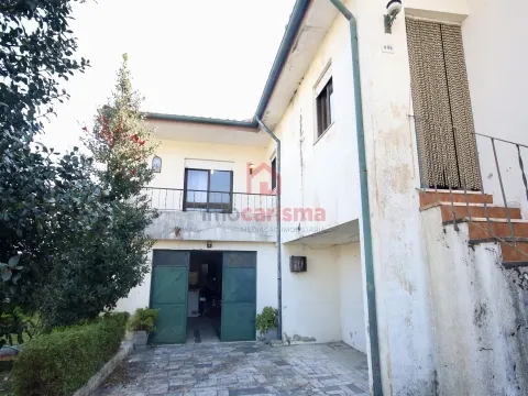 3+1 Bedroom House in Vila das Aves, Santo Tirso