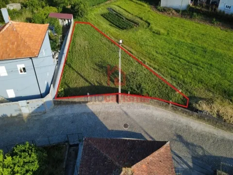 Terreno para Construção com 620m² em Santa Cristina do Couto, Santo Tirso