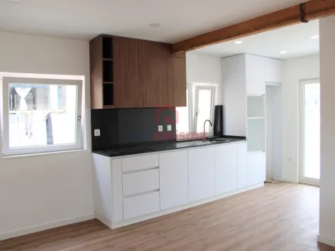 Apartamento T1+1 Com Terraço no Coração de Vizela