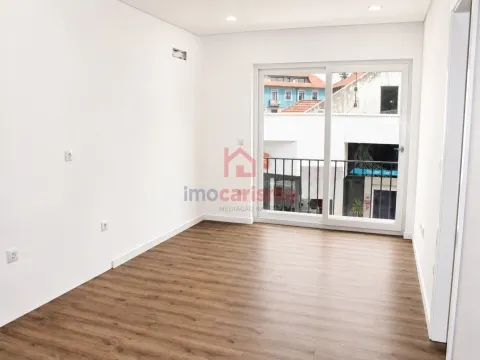 Apartamento T1+1 com Varanda no Coração de Vizela