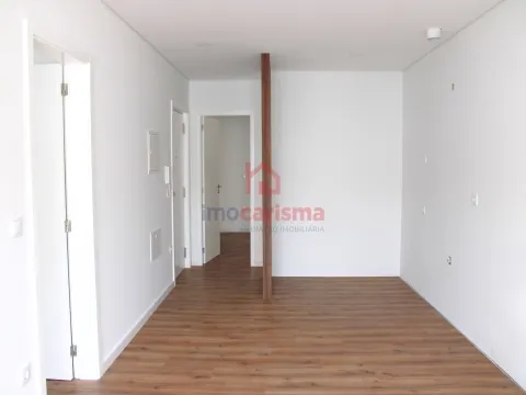 Apartamento T1+1 com Varanda no Coração de Vizela
