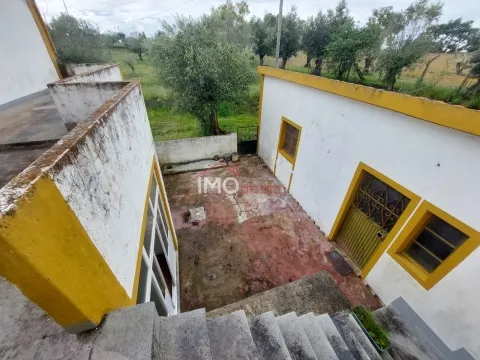 Twee onder één kap 5 kamerwoning