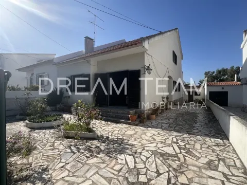 Moradia T4 em Oleiros - Azeitão