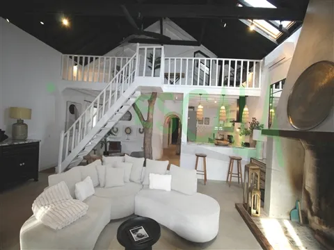 Moradia totalmente remodelada em Azambuja
