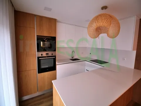 Apartamento T3 c/ Terraço