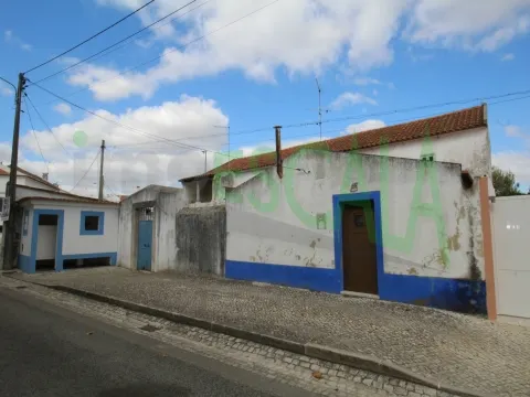 Detached house to restore T6