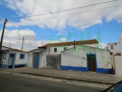 Detached house to restore T6