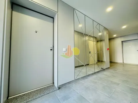 Appartamento con 2 camere da letto e parcheggio nuovo