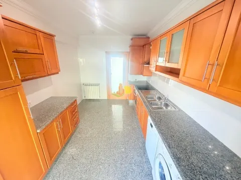 2-bedroom apartment in Tamargueira! First line to the sea!