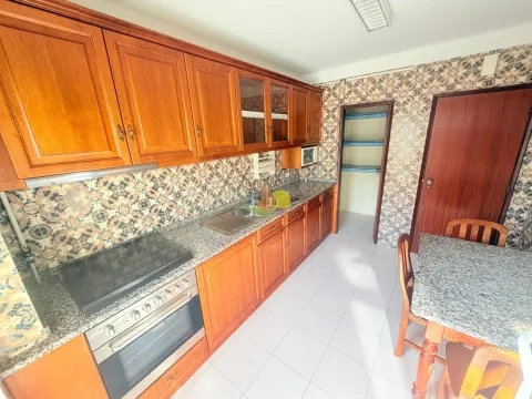  4-bedroom apartment with garage in the city center