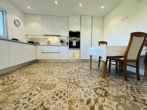 Ebenerdiges 3-Zimmer-Haus – Souto da Carpalhosa