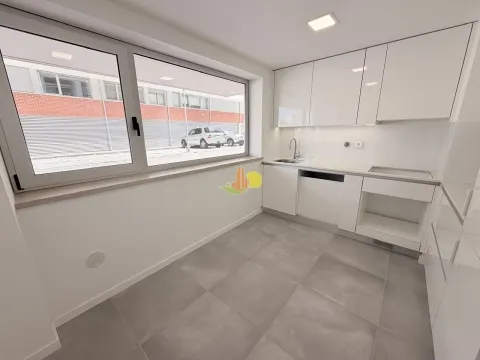 T2 mit Parkplatz und Abstellraum Neu