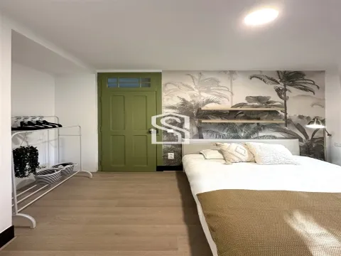 Building >=10 Bedroom