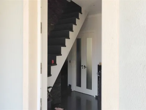 Moradia T3, isolada e c/ 2 pisos construção moderna - Poceirão.