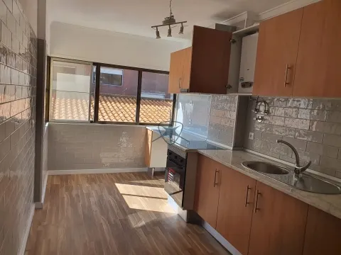 Apartamento T2, R/C, Remodelado - Saldanha, Montijo