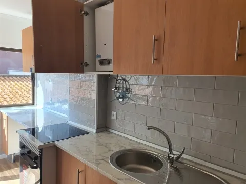Apartamento T2, R/C, Remodelado - Saldanha, Montijo