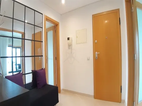 Apartamento T3 Semi Mobilado e Equipado p/ arrendamento