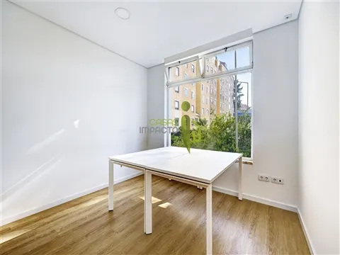 Loja na Anta com 80m2 Remodelada