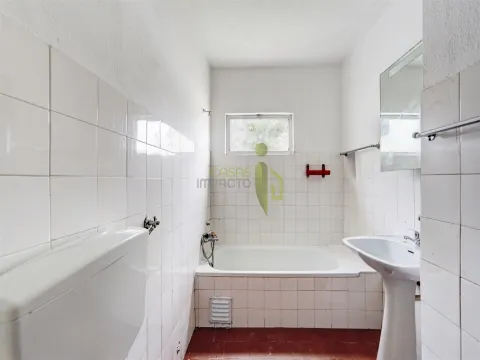 Apartamento T1 em Rio de Mouro