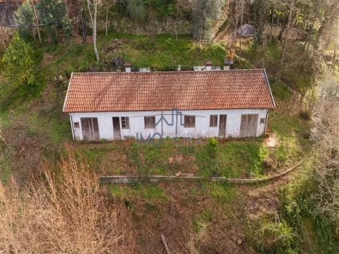 Moradia para Restaurar T4