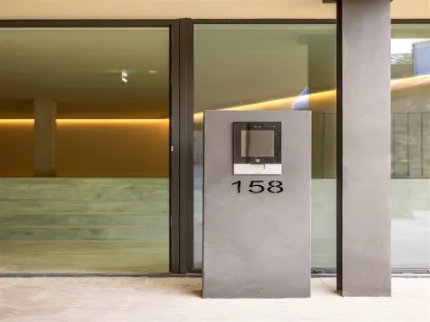 2-bedr. apartment for rent in historic Gaia, with pool, spa and panoramic views