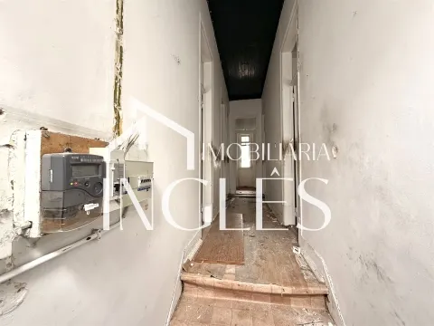 Moradia para Remodelação Total em Localização de Excelência - Santarém