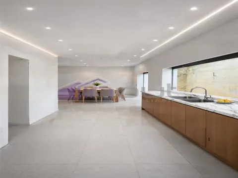 Moradia Isolada T4 com 3 Suítes | Bairro da Carapalha – Castelo Branco