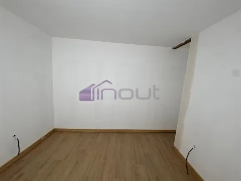 Moradia T3 Restaurada com Terraço em Escalos de Cima e Lousa