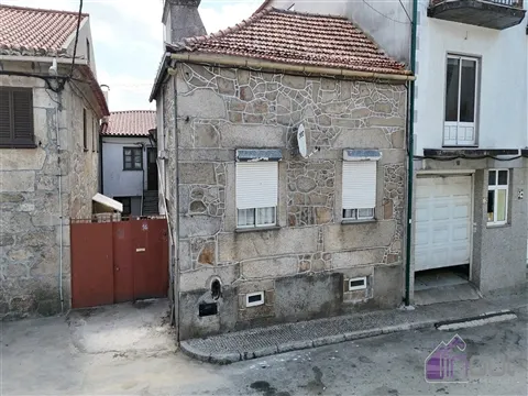 Moradia Geminada T4