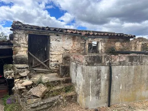 Moradia para Restaurar T5